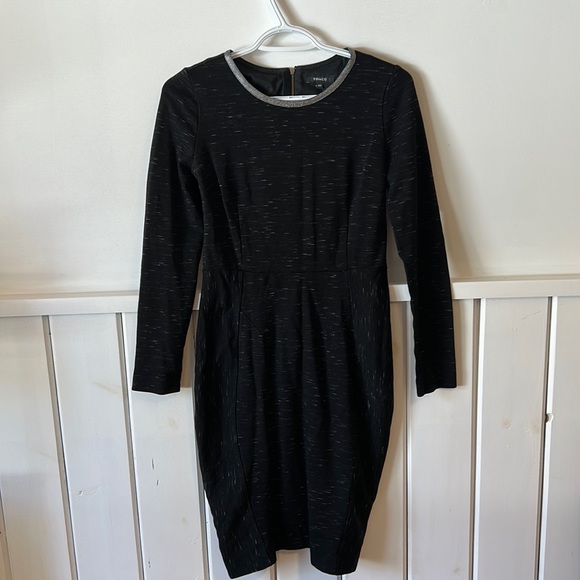 RW&CO. Dresses & Skirts - RW&CO medium long sleeved black dress